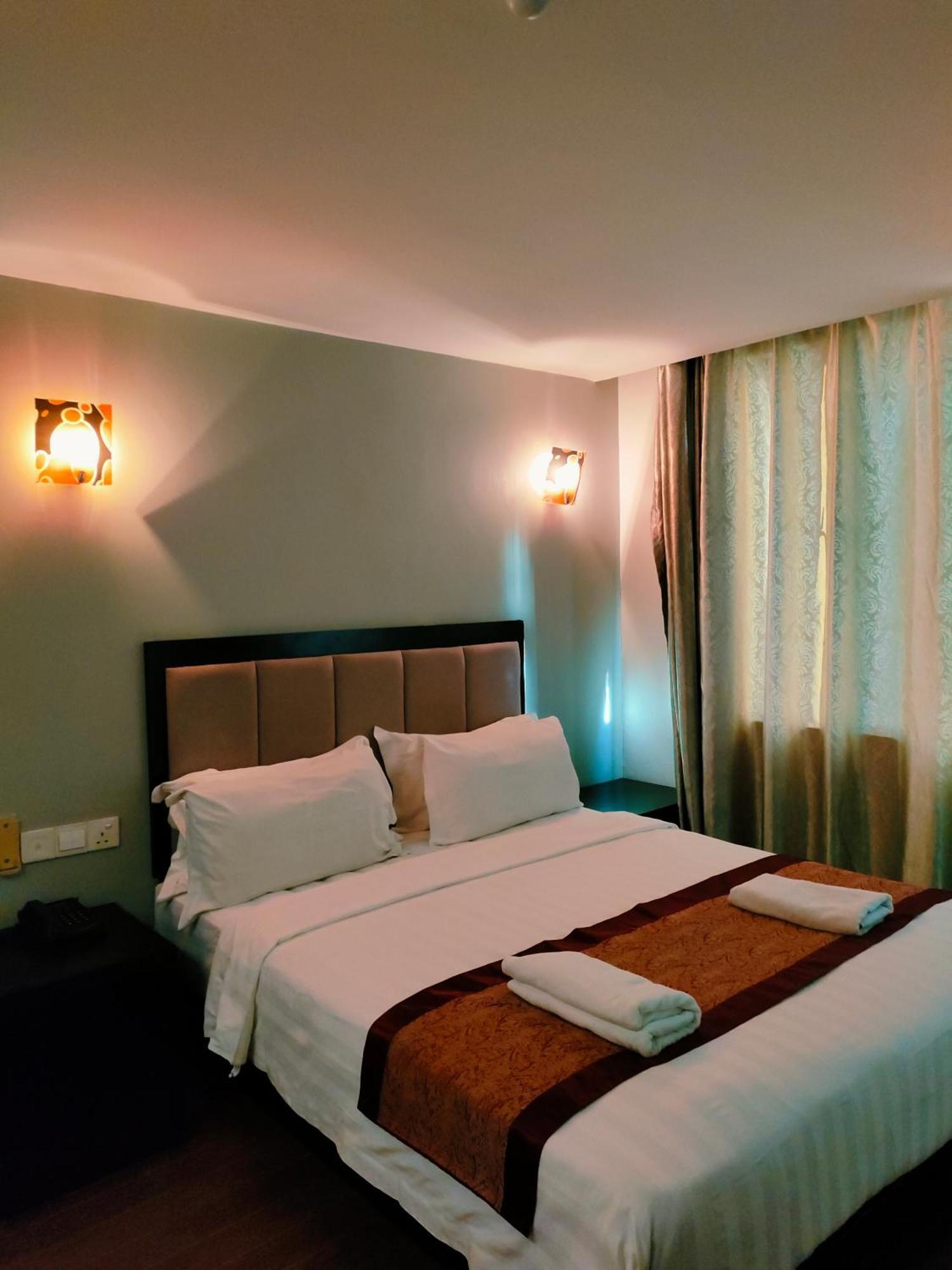 Kk Waterfront Hotel Kota Kinabalu Eksteriør billede