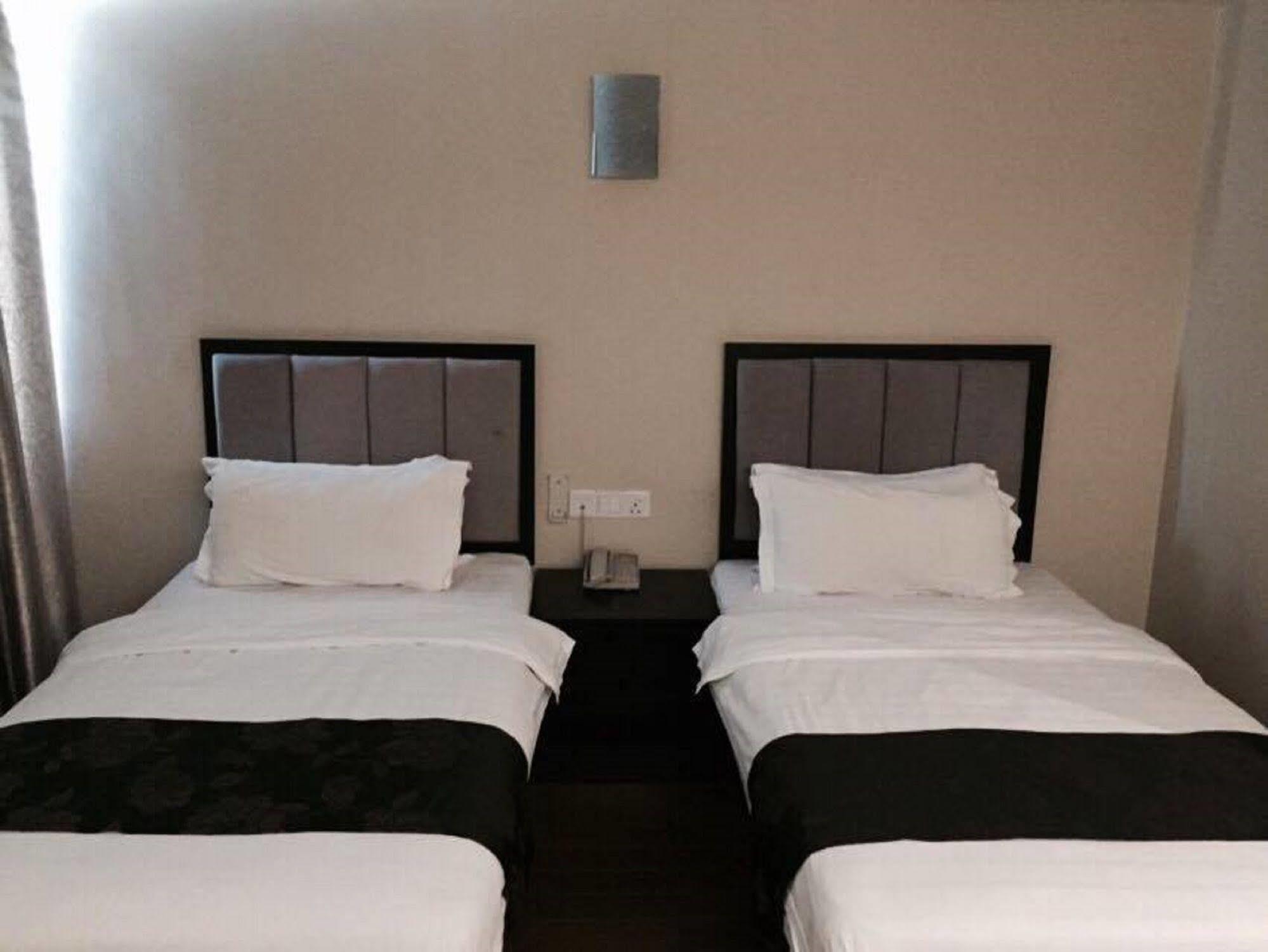 Kk Waterfront Hotel Kota Kinabalu Eksteriør billede